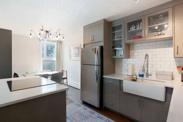 616 15 AVE SW #301, Calgary, AB T2R 0R5