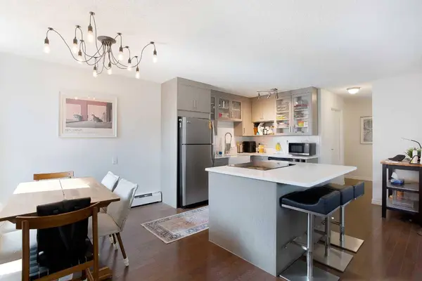 616 15 AVE SW #301, Calgary, AB T2R 0R5