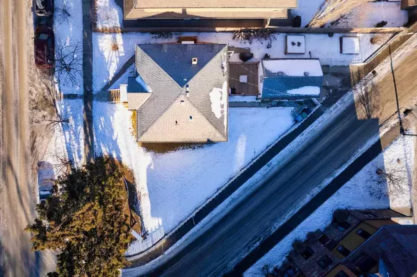 404 11A ST NW, Calgary, AB T2N 1Y1