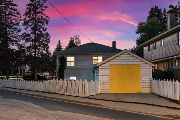 404 11A ST NW, Calgary, AB T2N 1Y1