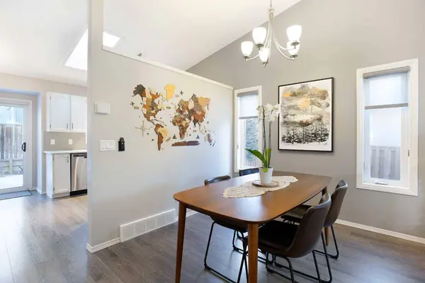 339 Hawkhill PL NW, Calgary, AB T3G 3H7