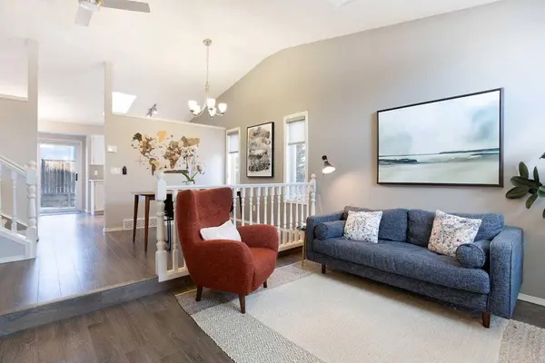 339 Hawkhill PL NW, Calgary, AB T3G 3H7