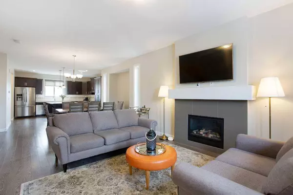 1313 Coopers DR SW, Airdrie, AB T4B 3T7