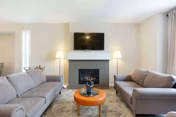 1313 Coopers DR SW, Airdrie, AB T4B 3T7