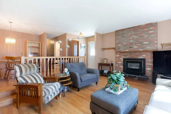 124 Templeridge Close NE, Calgary, AB T1Y 4E2