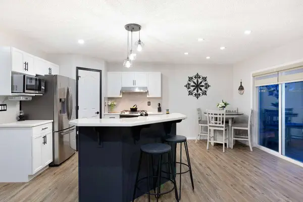 769 Fairways GN NW, Airdrie, AB T4B 3E6