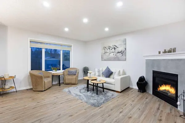 769 Fairways GN NW, Airdrie, AB T4B 3E6