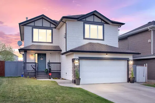 769 Fairways GN NW, Airdrie, AB T4B 3E6