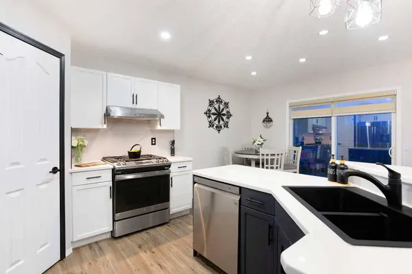 769 Fairways GN NW, Airdrie, AB T4B 3E6