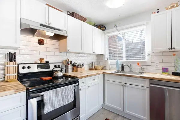 2117 16 ST SW #202, Calgary, AB T2T 4E5