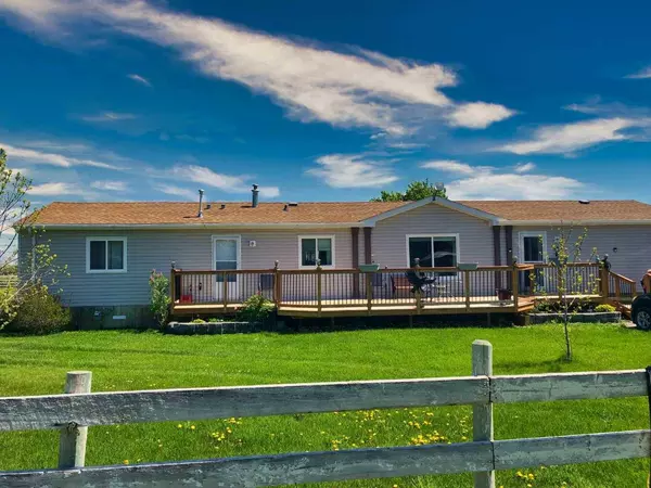 26 1 ST E, Hill Spring, AB T0K 1E0