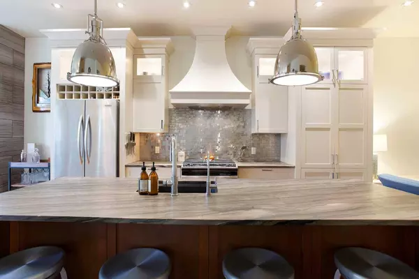 1936 36 ST SW #1, Calgary, AB T3E 2Y9