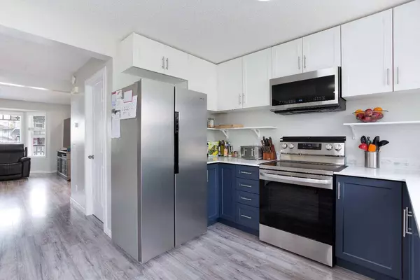 204 Mt Aberdeen CIR SE, Calgary, AB T2Z 3H3