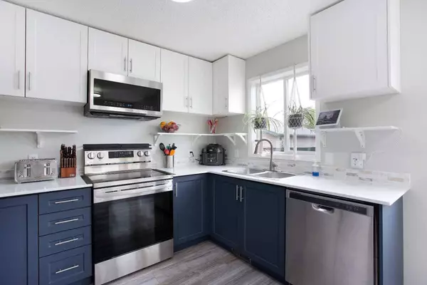 204 Mt Aberdeen CIR SE, Calgary, AB T2Z 3H3