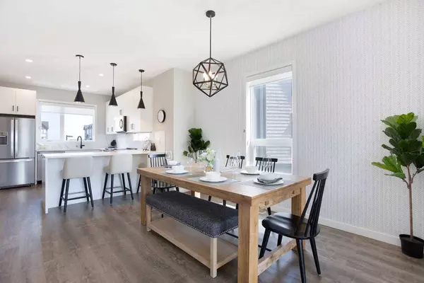 896 Belmont DR SW, Calgary, AB T2X 0C6