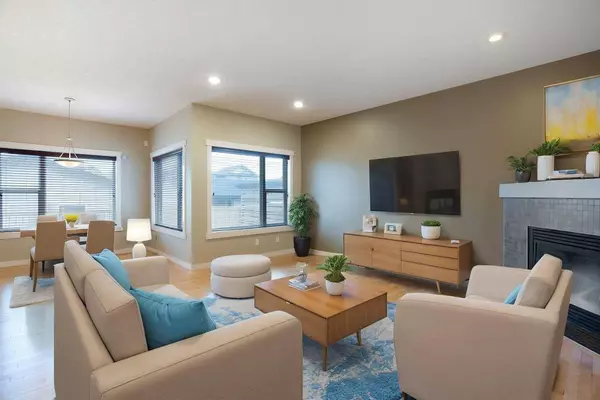 18 Elgin Meadows RD SE, Calgary, AB T2Z 0S1