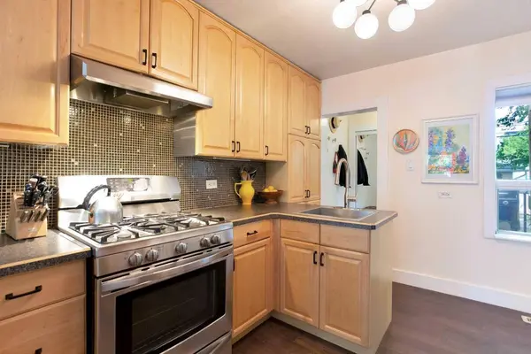 228 19 AVE NE, Calgary, AB T2E 1P1