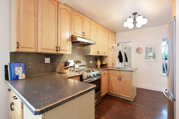 228 19 AVE NE, Calgary, AB T2E 1P1