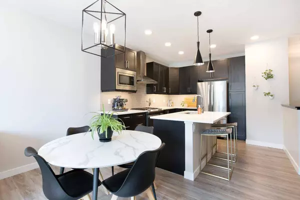 35 Crestbrook DR SW, Calgary, AB T3B 6L1