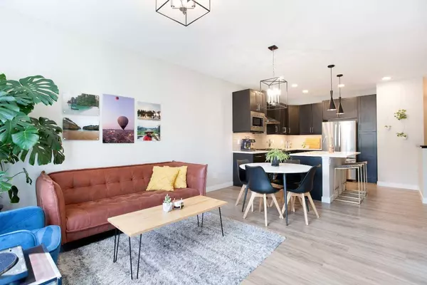 35 Crestbrook DR SW, Calgary, AB T3B 6L1