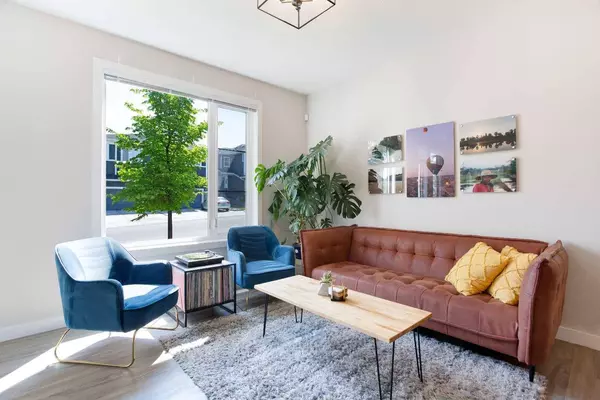 35 Crestbrook DR SW, Calgary, AB T3B 6L1