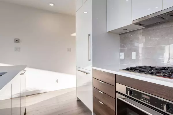 118 Waterfront CT SW #603, Calgary, AB T2P1K8