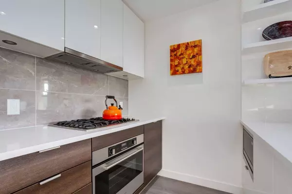 118 Waterfront CT SW #603, Calgary, AB T2P1K8