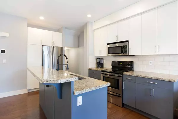 140 29 AVE NW, Calgary, AB T2M 2L8