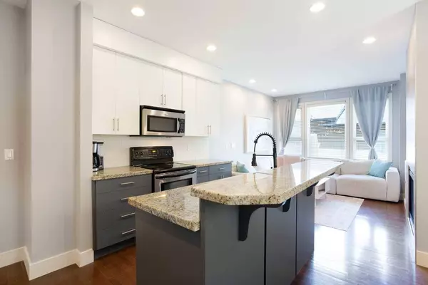 140 29 AVE NW, Calgary, AB T2M 2L8