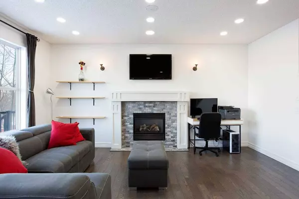 620 Copperfield BLVD SE, Calgary, AB T2Z 4C6