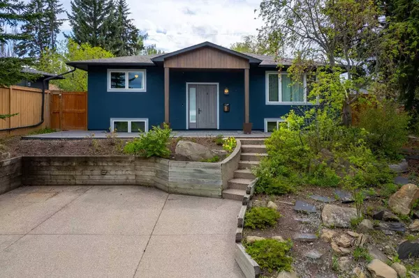 101 Wimbledon CRES SW, Calgary, AB T3C 3J2