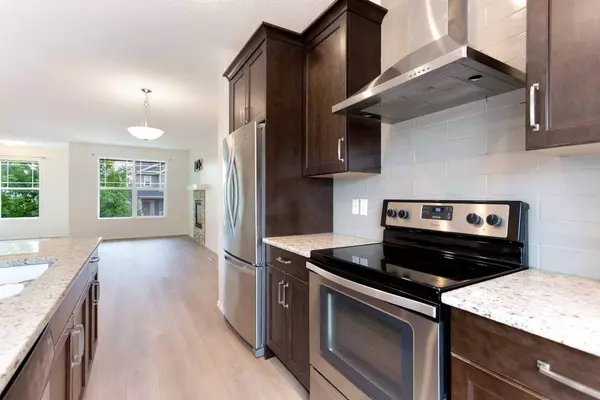 22 Nolanfield TER NW, Calgary, AB T3R 0M4