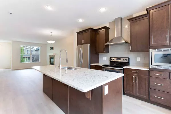 22 Nolanfield TER NW, Calgary, AB T3R 0M4