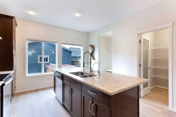 22 Nolanfield TER NW, Calgary, AB T3R 0M4