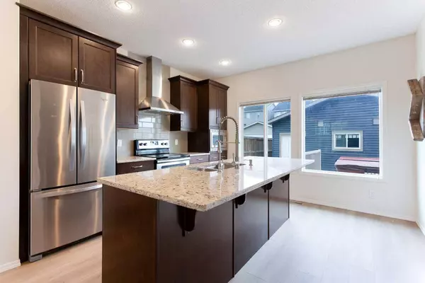 22 Nolanfield TER NW, Calgary, AB T3R 0M4