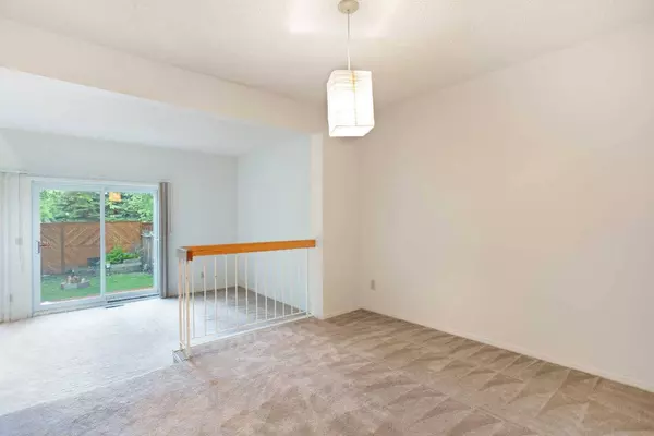 195 Cedarbrook WAY SW, Calgary, AB T2W 3Z7