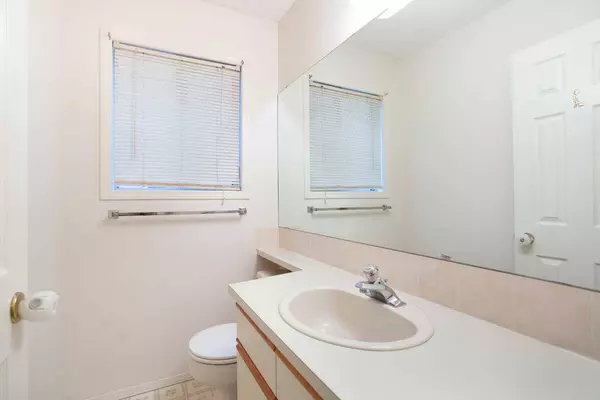 195 Cedarbrook WAY SW, Calgary, AB T2W 3Z7