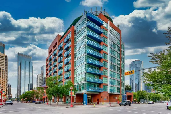205 Riverfront AVE SW #1005, Calgary, AB T2P 5K4