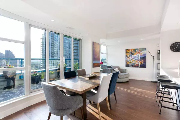 205 Riverfront AVE SW #1005, Calgary, AB T2P 5K4