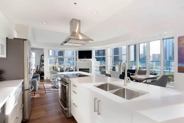 205 Riverfront AVE Southwest #1005, Calgary, AB T2P 5K4