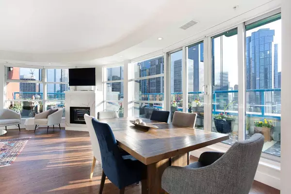 205 Riverfront AVE Southwest #1005, Calgary, AB T2P 5K4