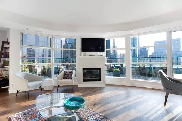 205 Riverfront AVE SW #1005, Calgary, AB T2P 5K4