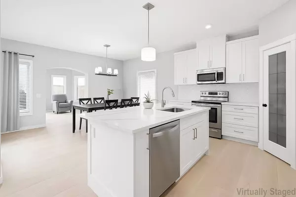 246 Pantego TER NW, Calgary, AB T3K 0K3