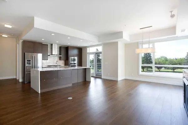 23 Burma Star RD SW #202, Calgary, AB T3E 7Y9