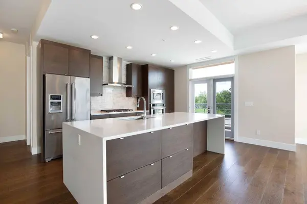 23 Burma Star RD SW #202, Calgary, AB T3E 7Y9