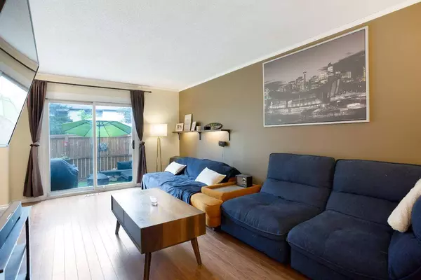 630 Sabrina RD SW #81, Calgary, AB T2W 2N7