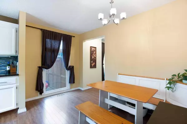 630 Sabrina RD Southwest #81, Calgary, AB T2W 2N7