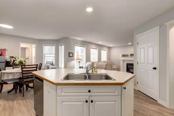 41 Inverness Rise SE, Calgary, AB T2Z 2X4