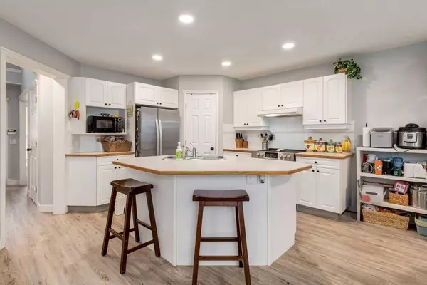 41 Inverness Rise SE, Calgary, AB T2Z 2X4