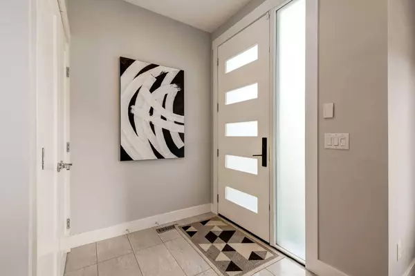 436 22 AVE NE, Calgary, AB T2E 1T7